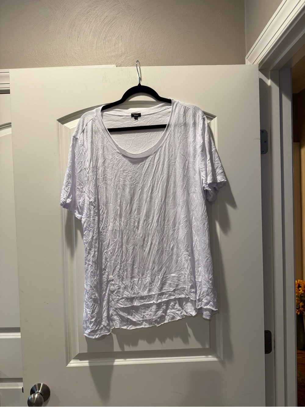 SHAN White Scoop Neck Short Sleeve Tee